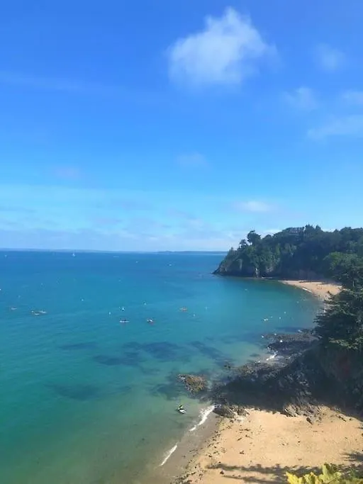 L'Amour, Le Rire Et La Famille Hillion Holiday home